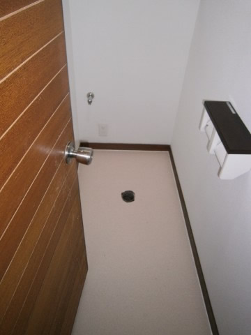 トイレ内のクロスと床を貼り替えリフォーム　名古屋市