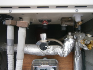 名古屋市港区 ガス給湯器取替工事 配管施工前