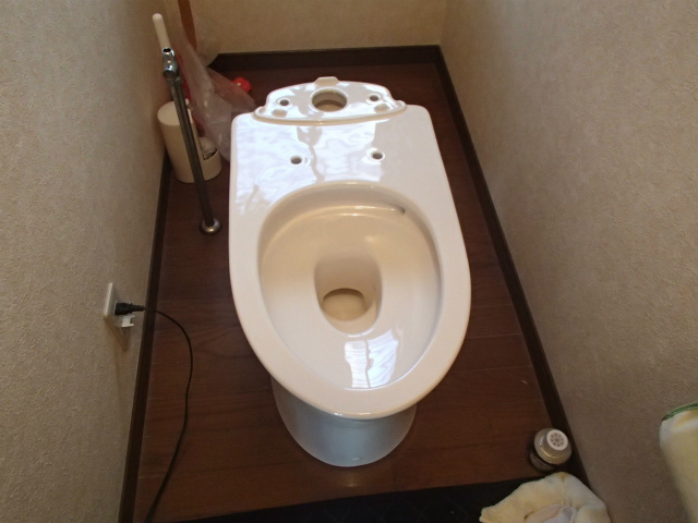 名古屋市緑区 トイレ取替工事 施工中
