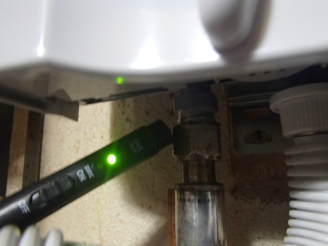 ガス瞬間湯沸し器取替工事（春日井市） ガス漏れチェック