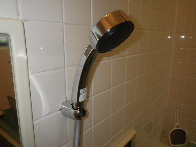 浴室シャワー水栓取替工事　シャワーヘッド取替完了後。